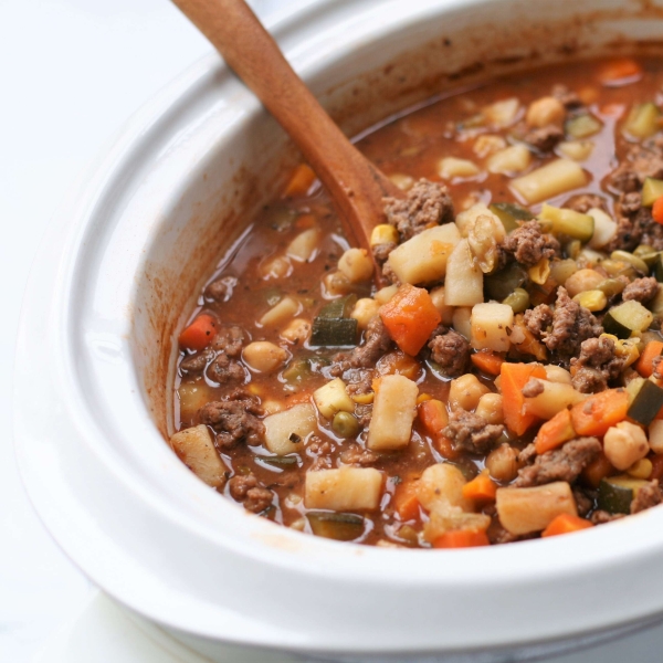 Slow Cooker Vegetable Soup with Ground Beef