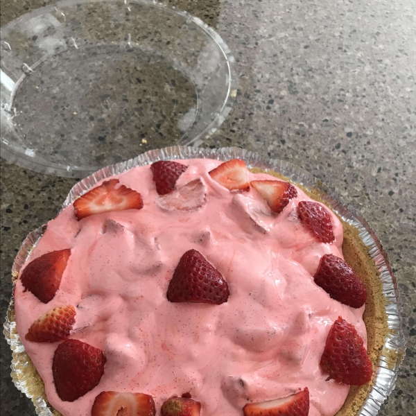 Fluffy Strawberry Pie