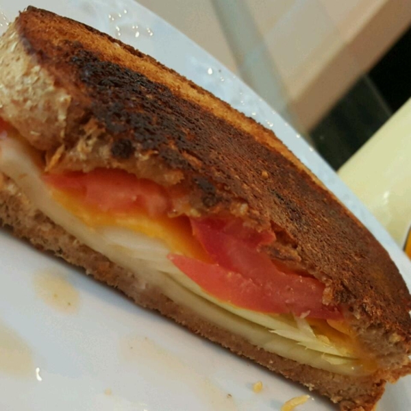 Cheddar, Baby Leek and Tomato Sandwich