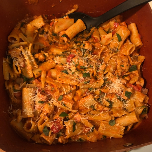 Creamy Rigatoni Florentine