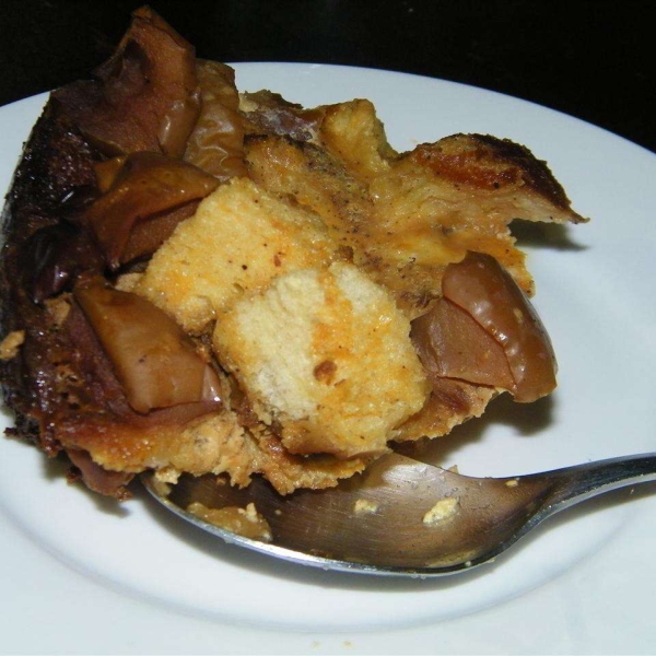 Slow Cooker Apple Cinnamon Bread Pudding