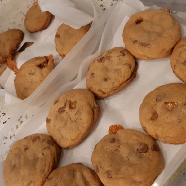 Salted Caramel Chocolate Chip Cookies