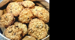 Thin and Crispy Oatmeal Raisin Cookies