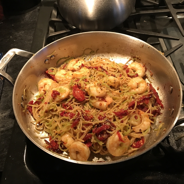 Shrimp, Broccoli, and Sun-dried Tomatoes Scampi with Angel Hair