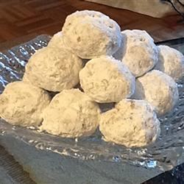 Grandma's Pecan Cookie Balls