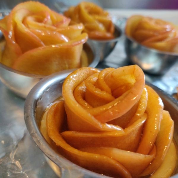 Mini Rose Apple Pies