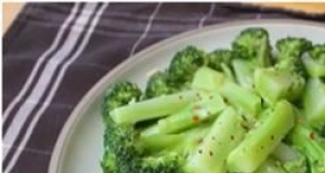 Easy Broccoli Salad