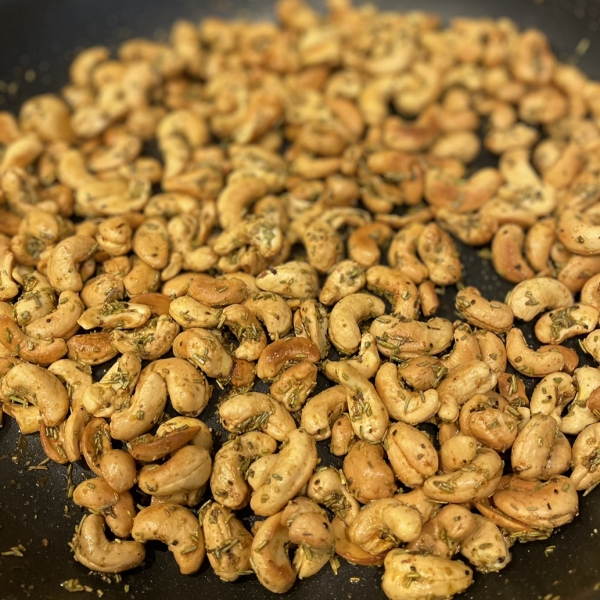 Roasted Rosemary Cashews