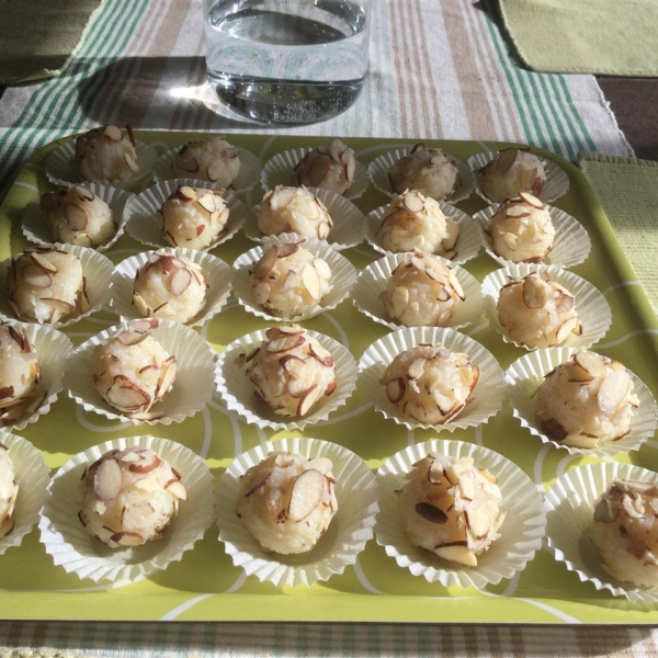 Quick Nariyal Burfi (Indian Coconut Fudge)