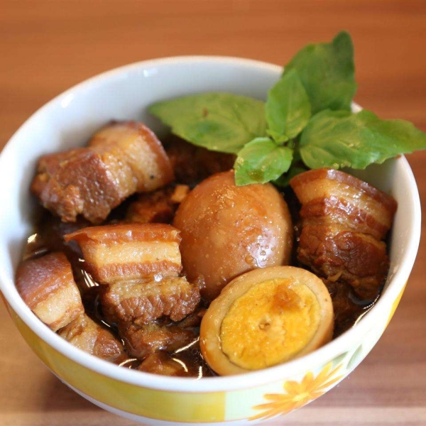 Thit Kho (Caramelized Pork Belly)