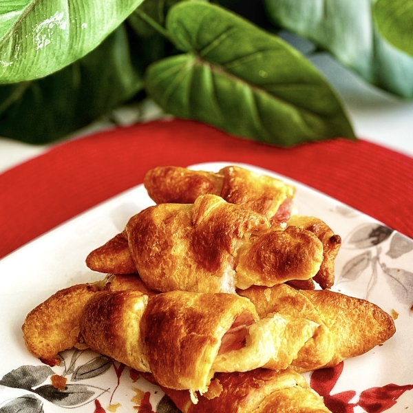 Air Fryer Ham and Cheese Crescent Rolls