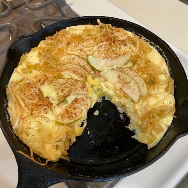 Fresh Apple Omelet