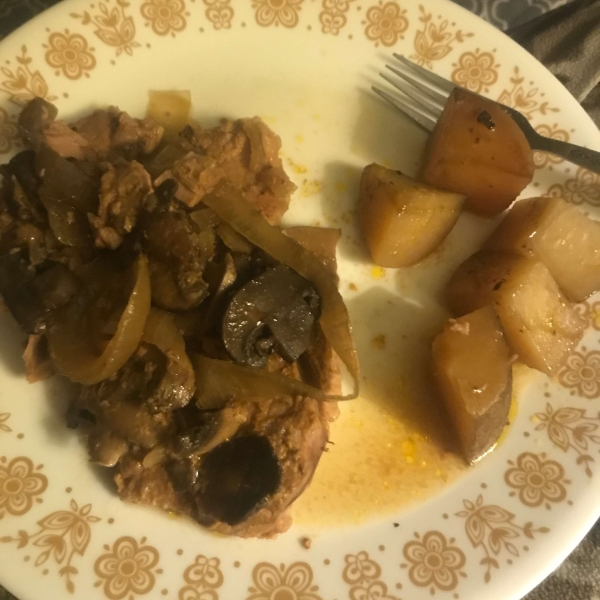 Simple Slow Cooker Pork Chops