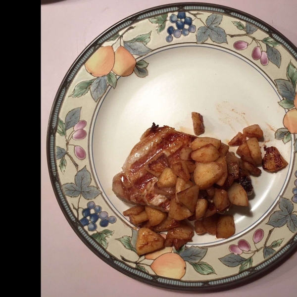 Momma Pritchett's Grilled Pork Chops and Apple Pear Topping