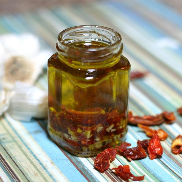 Garlicky Sun-Dried Tomato-Infused Oil