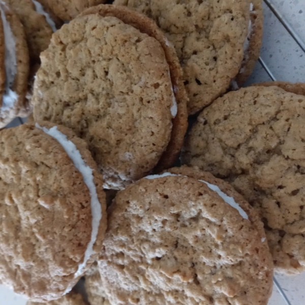 Oatmeal Whoopie Pies