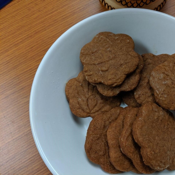 Easy Vegan Gingerbread Cookies