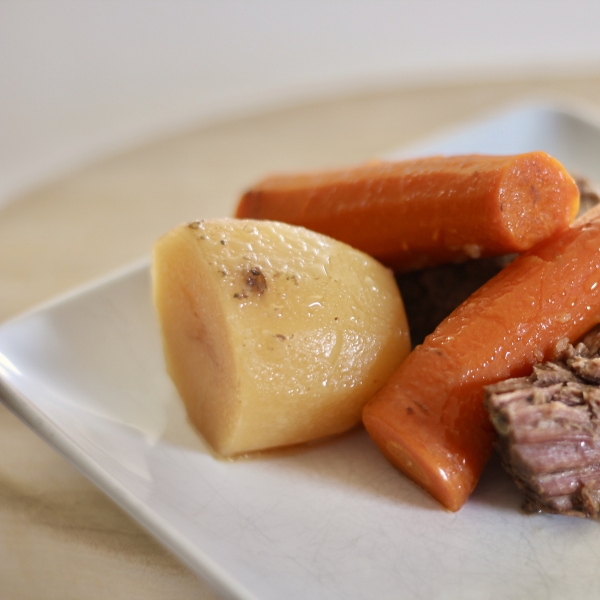 Slow Cooker Beef and Veggies