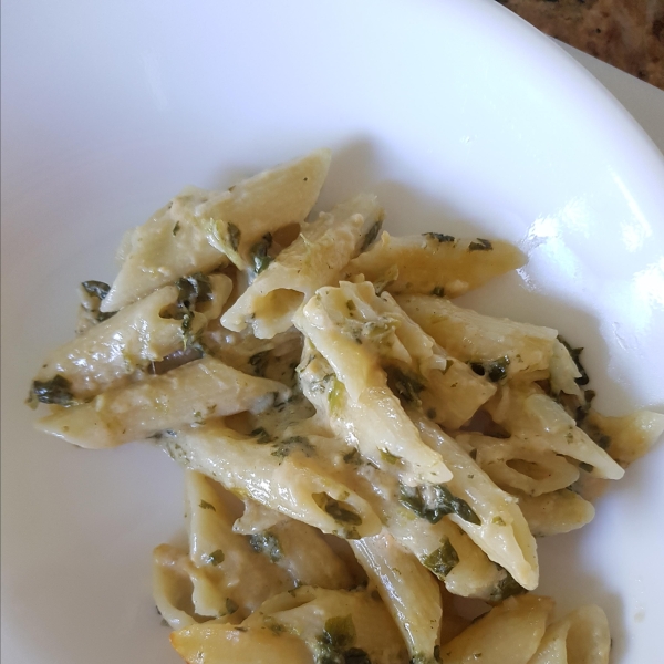 Spinach Power Pesto Macaroni and Cheese