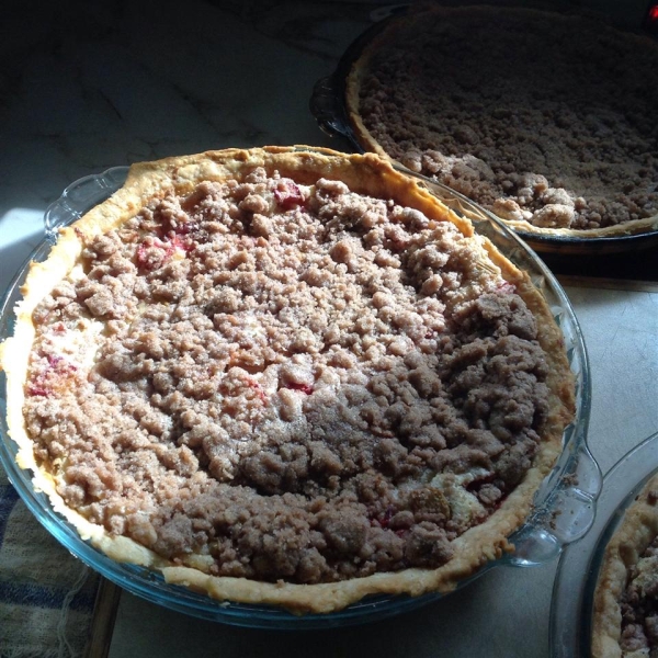 Sour Cream Rhubarb Pie