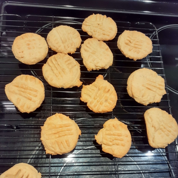 Classic Peanut Butter Cookies