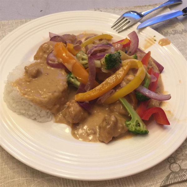 The Best Thai Curry-Peanut Sauce