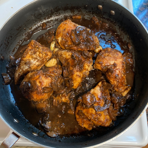 Chicken Breasts with Balsamic Vinegar and Garlic