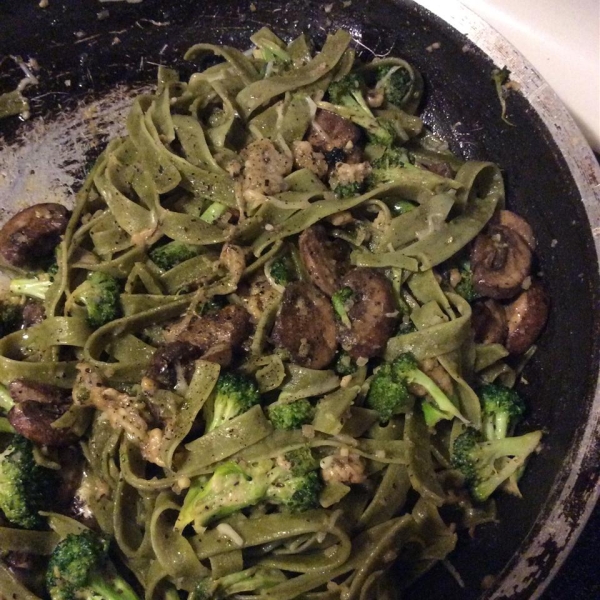 Spaghetti with Broccoli and Mushrooms