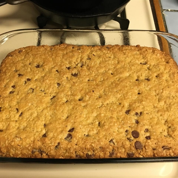 Amazing Oatmeal Chocolate Chip Bars