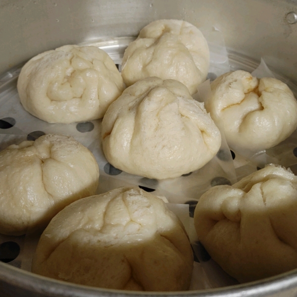 Siopao (Filipino Steamed Buns)