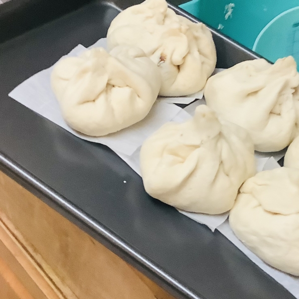 Siopao (Filipino Steamed Buns)