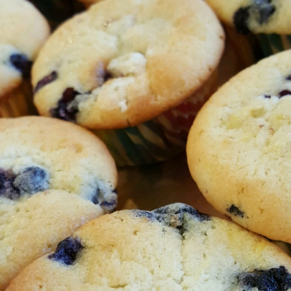 Mango Blueberry Muffins With Coconut Streusel
