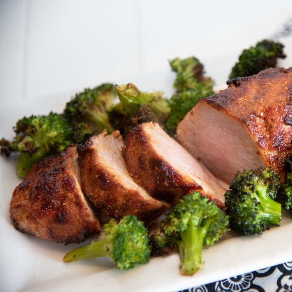 Air Fryer Dry-Rubbed Pork Tenderloin with Broccoli