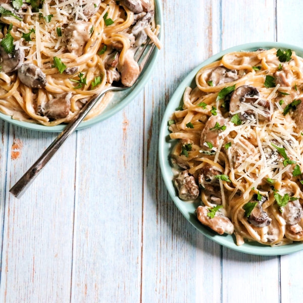 Instant Pot® Creamy Pasta with Chicken Thighs and Mushrooms