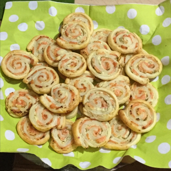 Puff Pastry Pinwheels with Smoked Salmon and Cream Cheese