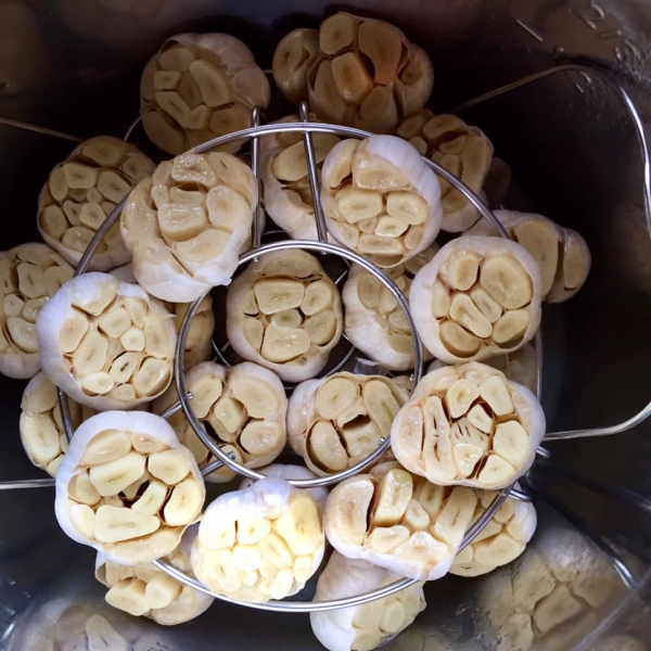 Instant Pot® Roasted Garlic