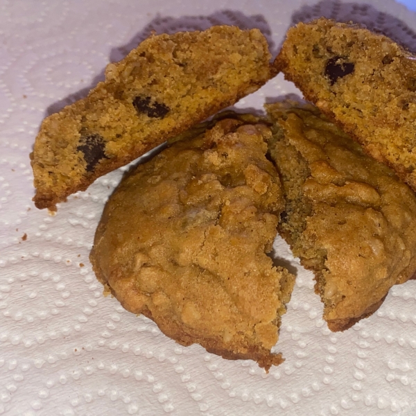 Pumpkin Oatmeal Chocolate Chip Cookies