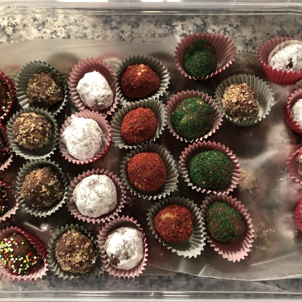 Rum or Bourbon Balls