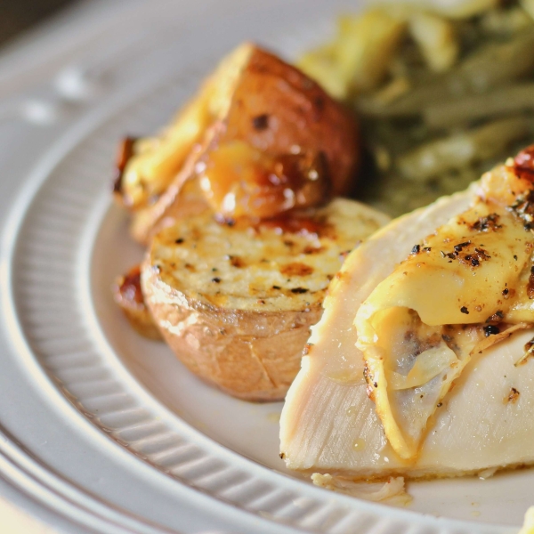 Chicken with Roasted Garlic Potatoes