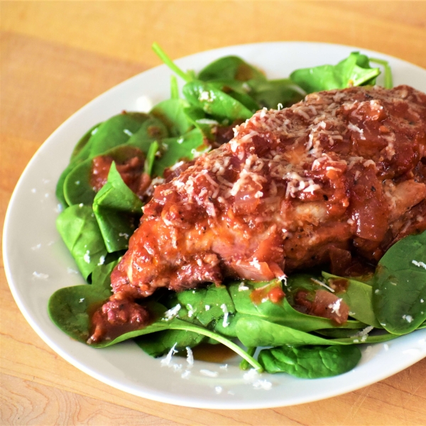 Juicy Chicken Breasts with Tomato-Shiraz Reduction