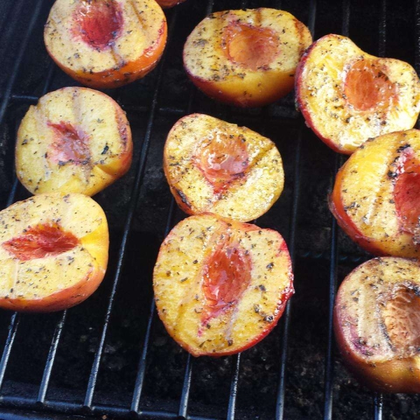 Quick Savory Grilled Peaches