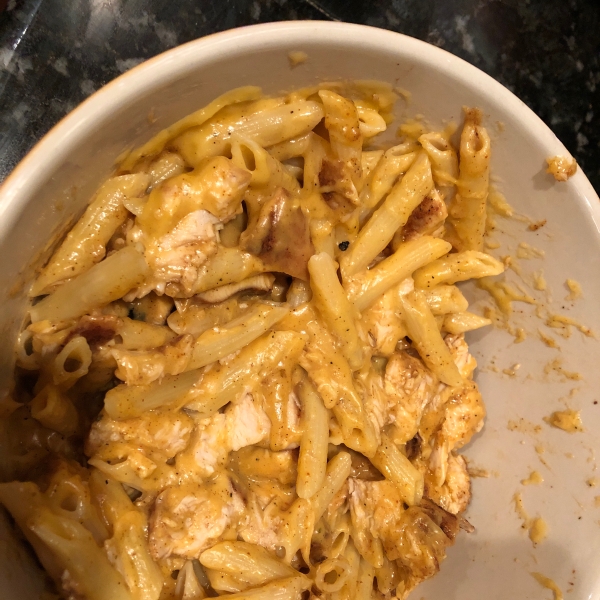 Memphis-Style Chicken Mac 'n Cheese
