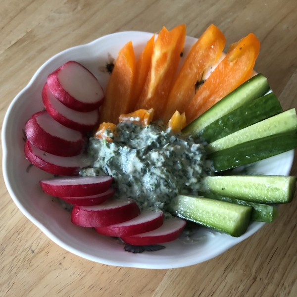 Spinach and Artichoke Greek Yogurt Dip