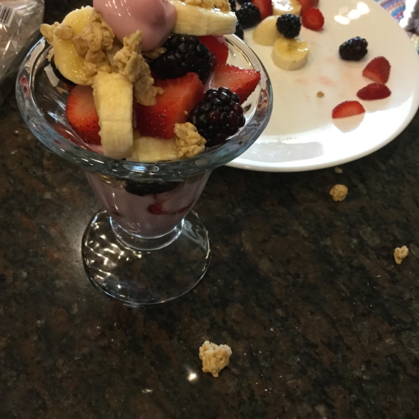 Summer Berry Parfait with Yogurt and Granola