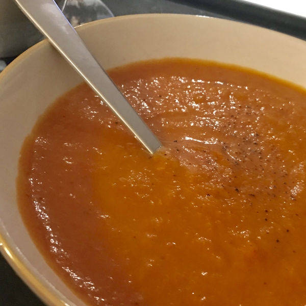 Vegan Roasted Red Pepper and Carrot Soup