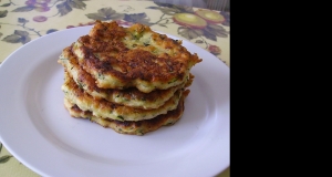 Kolokithokeftedes (Greek Zucchini Fritters)