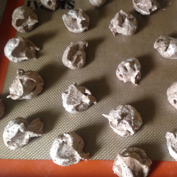 Schokoladenmakronen (Gluten-Free Christmas Chocolate Meringues)