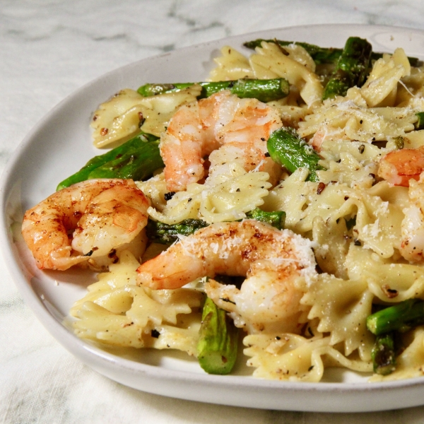 Easy and Tasty Pasta with Shrimp and Asparagus