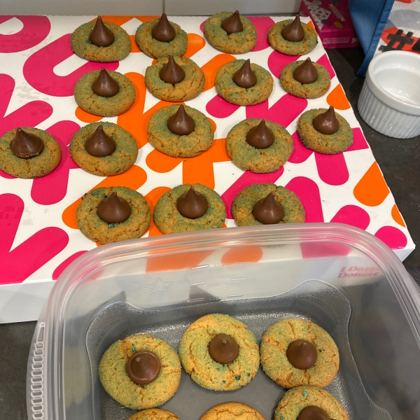 Mom's Peanut Butter Blossom Cookies