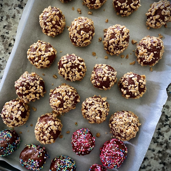 Easy Decadent Truffles